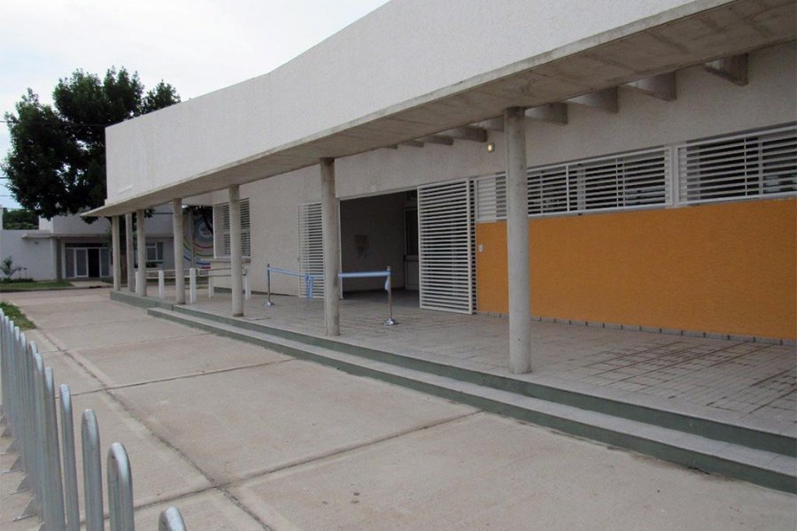 El ingreso principal al establecimiento educativo El ingreso principal al establecimiento educativo