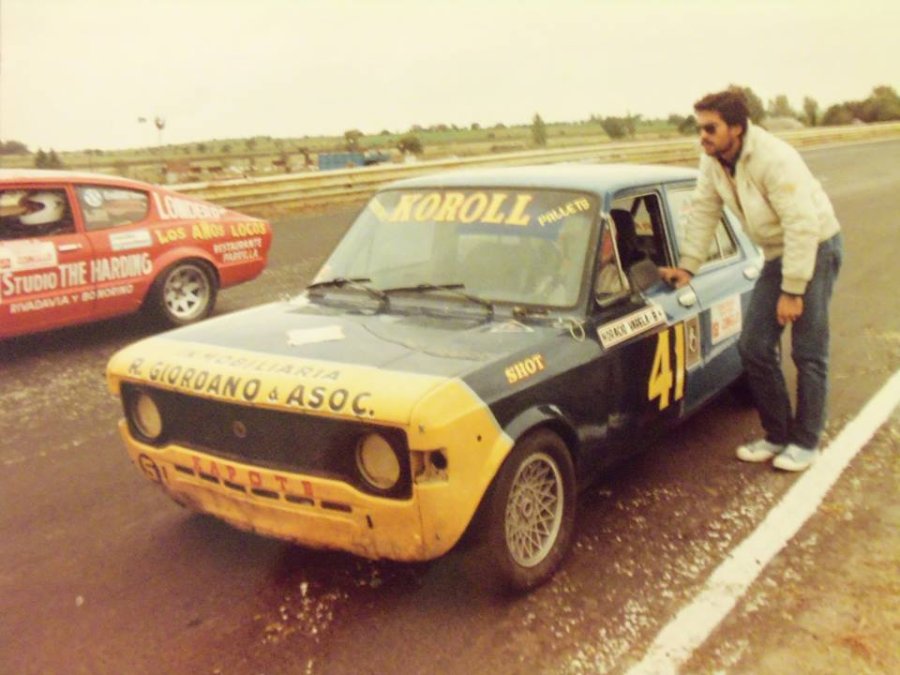 Debut de Horacio Varela en TC2000. Año 1983 en Paraná. A su lado el gran Rafael Calafell antes que emigrara y comenzara su exitosa campaña en Europa dentro de prestigiosas estructuras y equipos. 