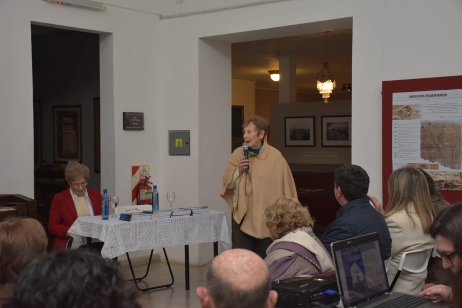 Coca Rocha al momento de presentar un libro