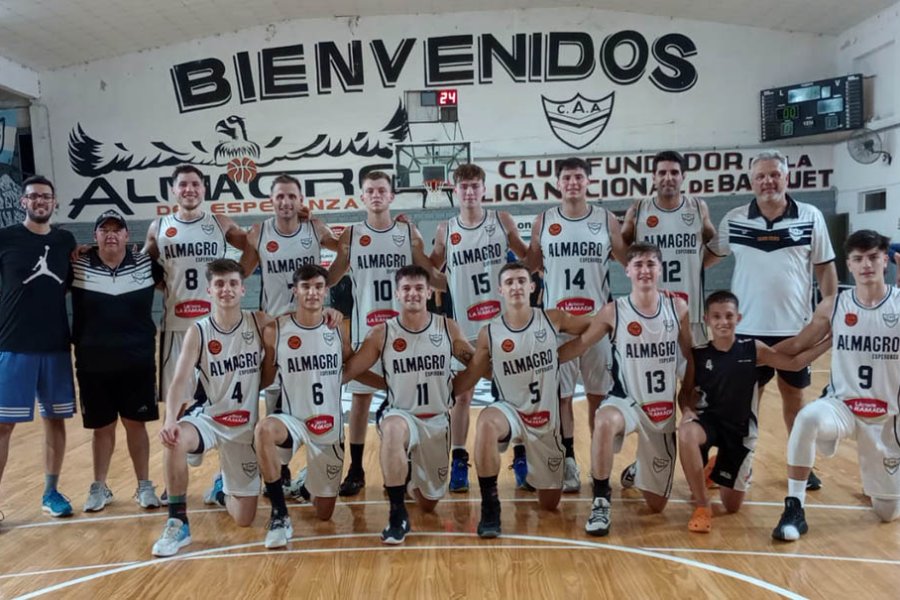 Equipo Almagro rumbo al Torneo Federal