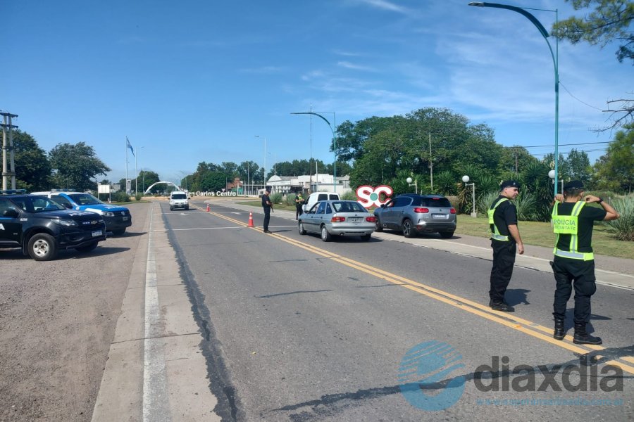 Operativo policial en el ingreso a San Carlos Cent