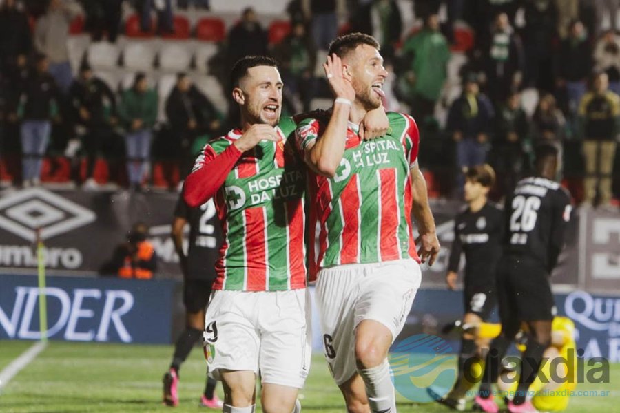 Leonel Bucca festeja su gol