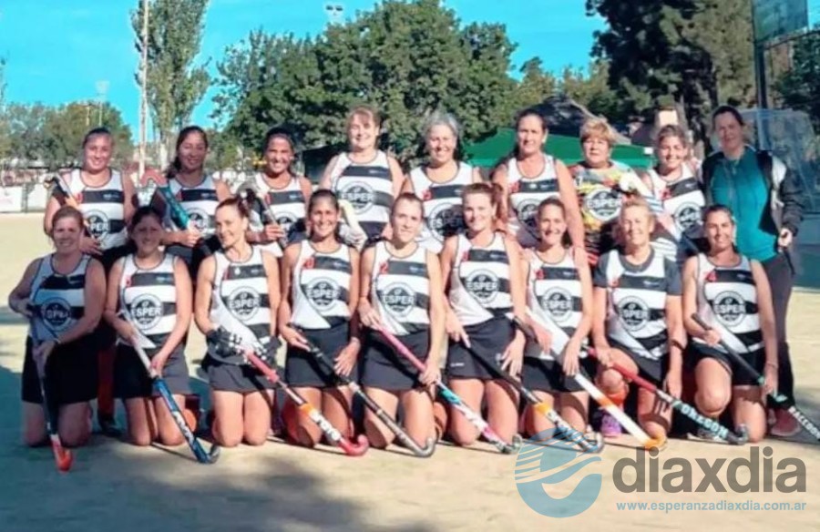 El equipo de Mamis Hockey - Prensa Alma Jrs