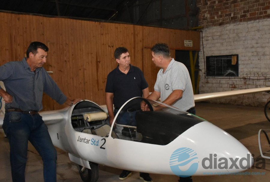 Pirola en el Club de Planeadores previo al 