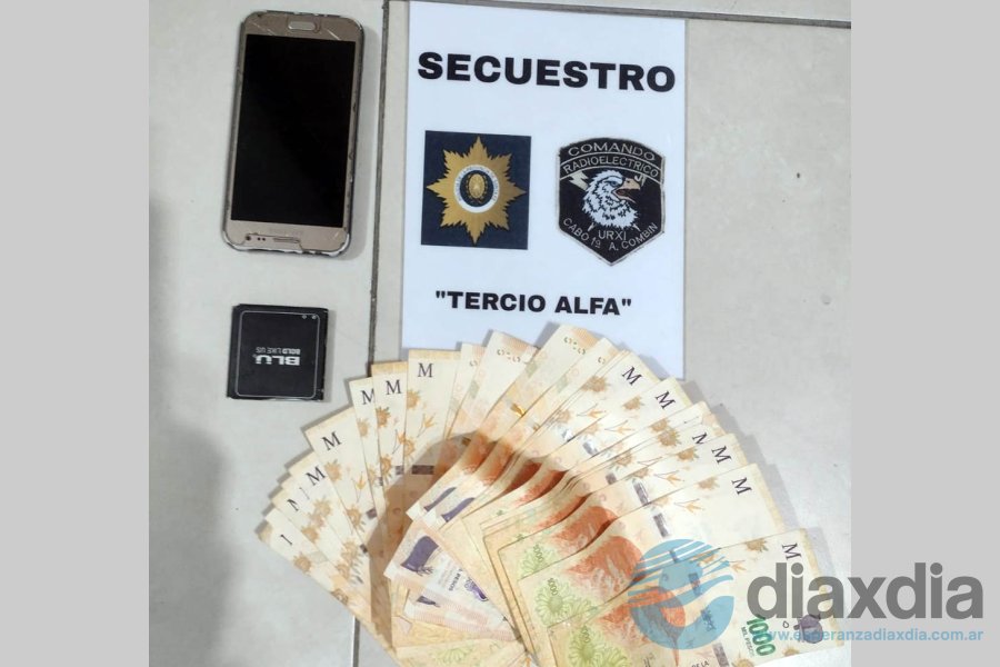 Dinero y teléfono secuestrado por la policía