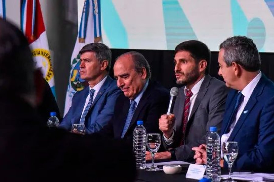 Pullaro con el ministro Francos.