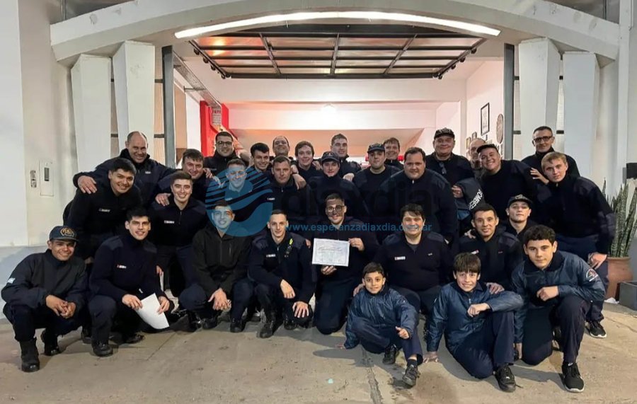 Los Bomberos Voluntarios de Esperanza al finalizar su día