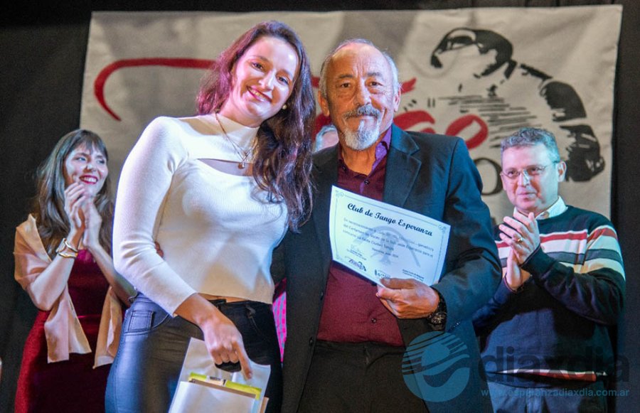 Juan Antonio Molinelli con la Secretaria de Cultura Melania Rein - Foto Prensa Municipalidad de Esperanza