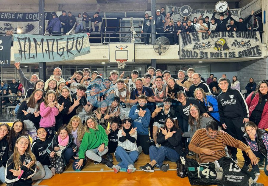 El festejo de los U17 y su clasificación a la final