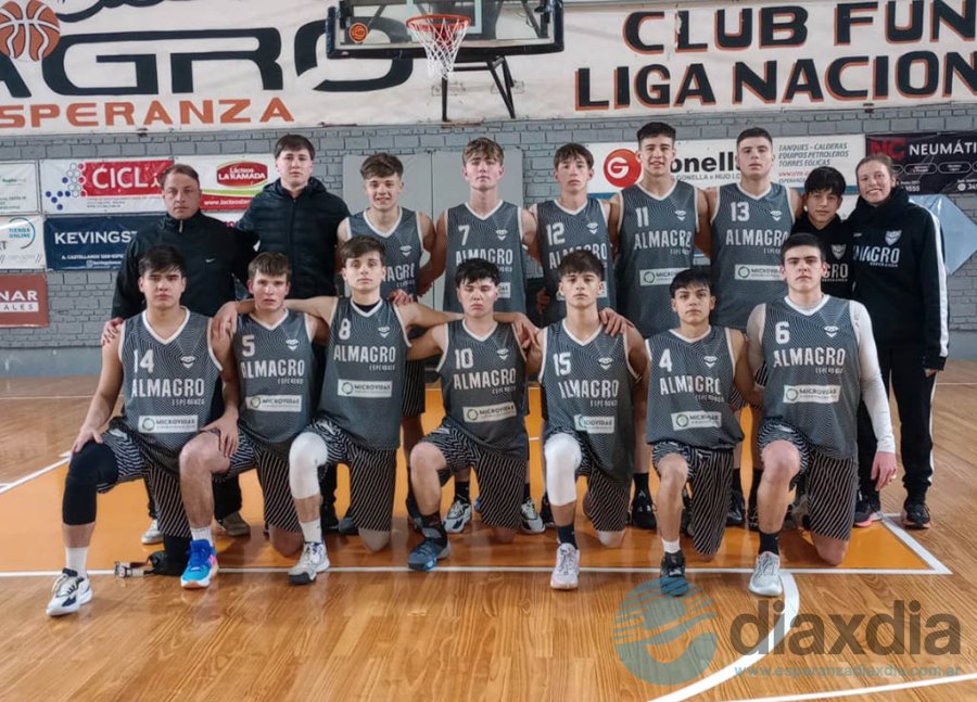 El equipo U17 de Almagro Campeón invicto de la Copa de Oro - Prensa Almagro