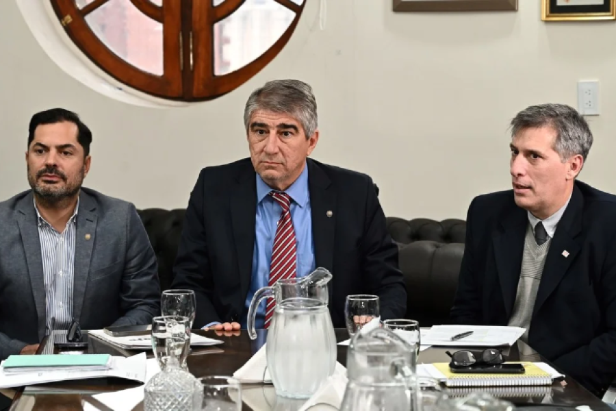 El gobierno convocó a nuevas reuniones paritarias.
