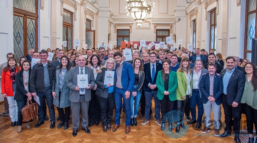 Autoridades en el acto - Prensa Municipalidad Esperanza