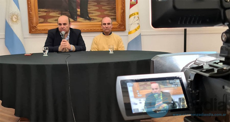 La presentación se realizó en el Salón Blanco Municipal - Foto Edxd