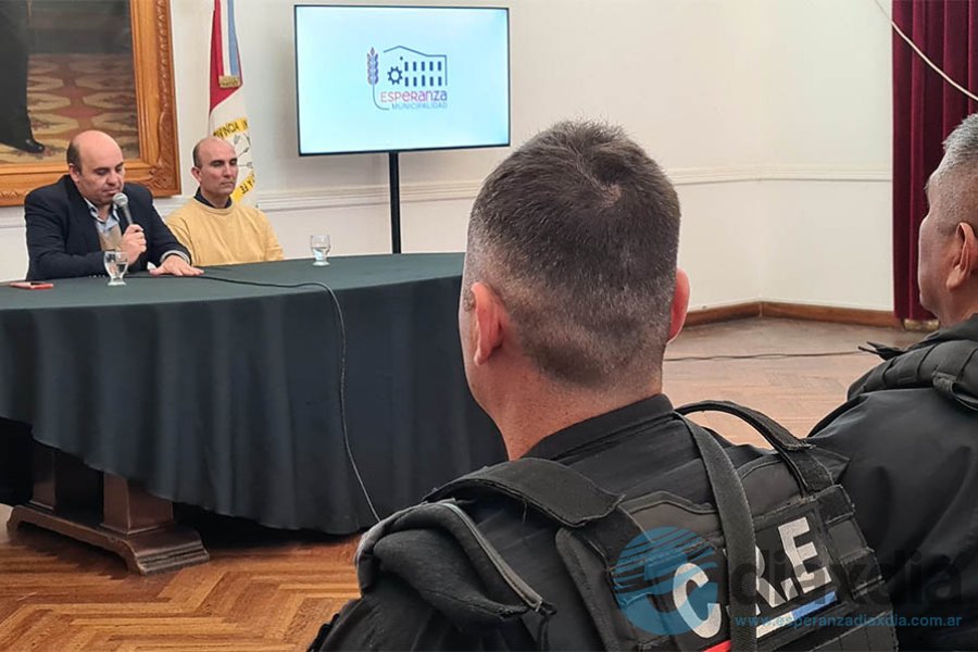 Müller y Gioria en la presentación del balance