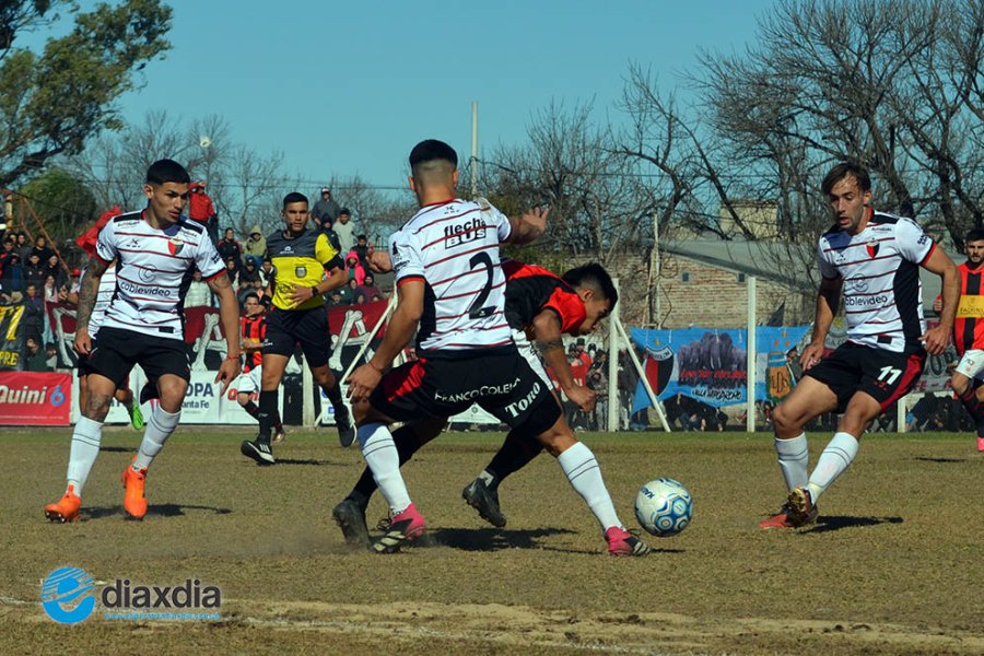 Juventud Esperanza vs. Colón de Santa Fe