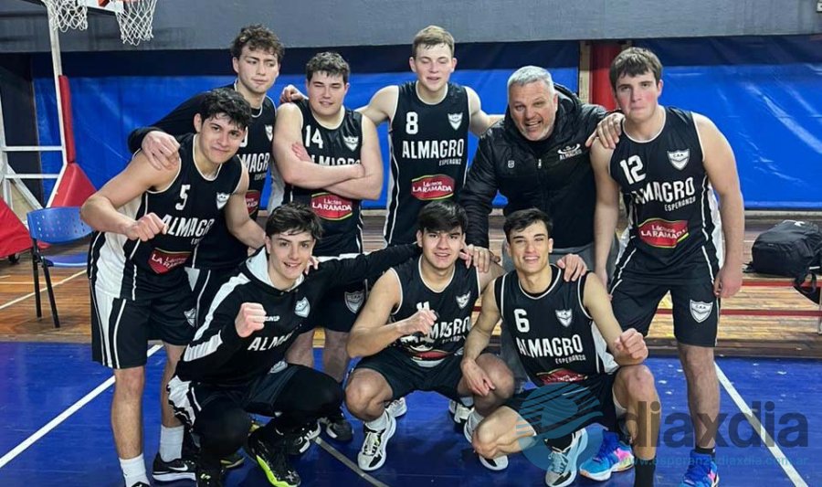 Equipo U21 de Almagro tras el triunfo en Santa Fe - Prensa Almagro