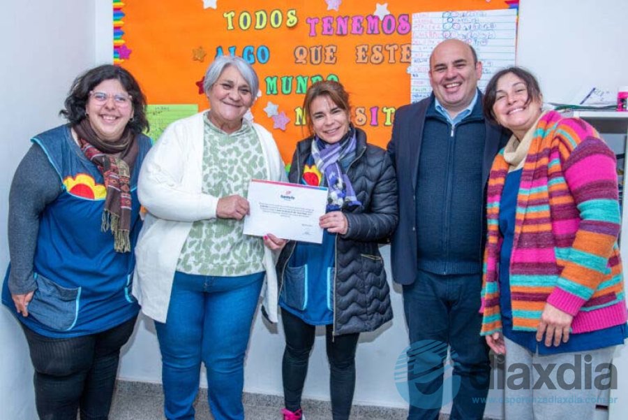 Colussi en un acto educativo en Esperanza, junto al intendente Müller