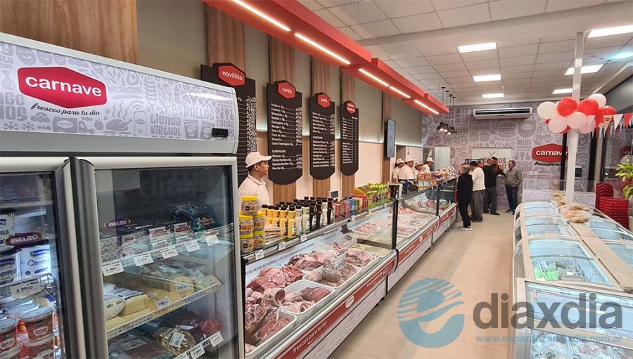 Amplio local de Carnave en barrio Este - Foto Edxd