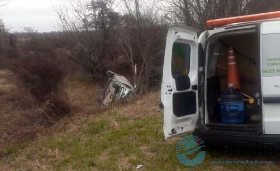 El vehículo accidentado fue asistido por el servicio del Corredor Vial 9 - Foto El Litoral