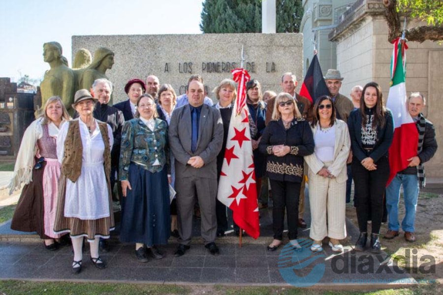Acto Día del Inmigrante en el Cementerio