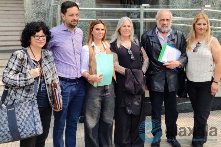 La diputada Granata y su bloque en tribunales