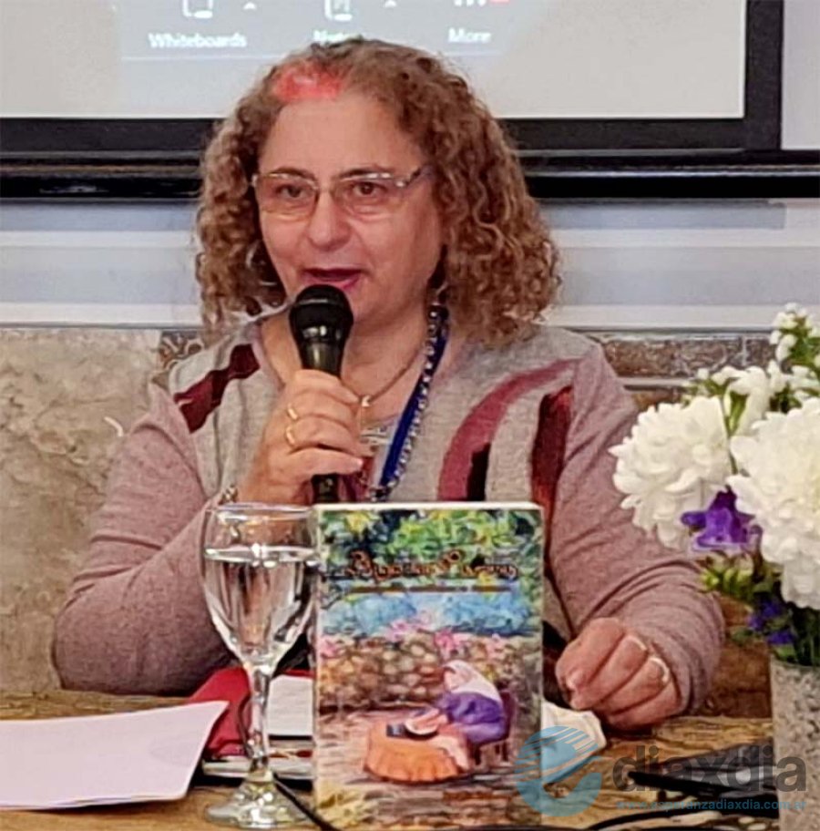 La escritora esperancina Rosalía Albute