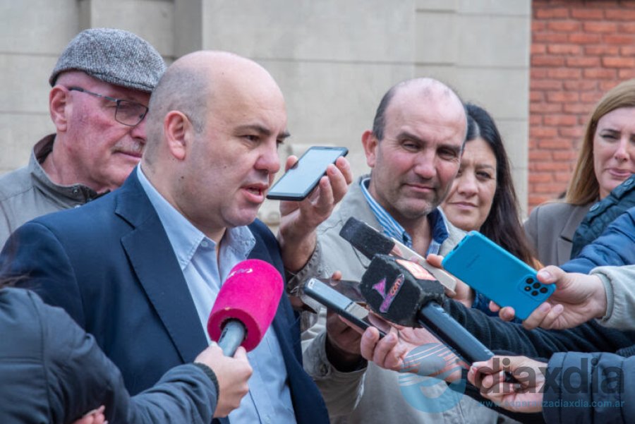 Rodrigo Müller al momento de los anuncios a la prensa - Foto Municipalidad Esperanza