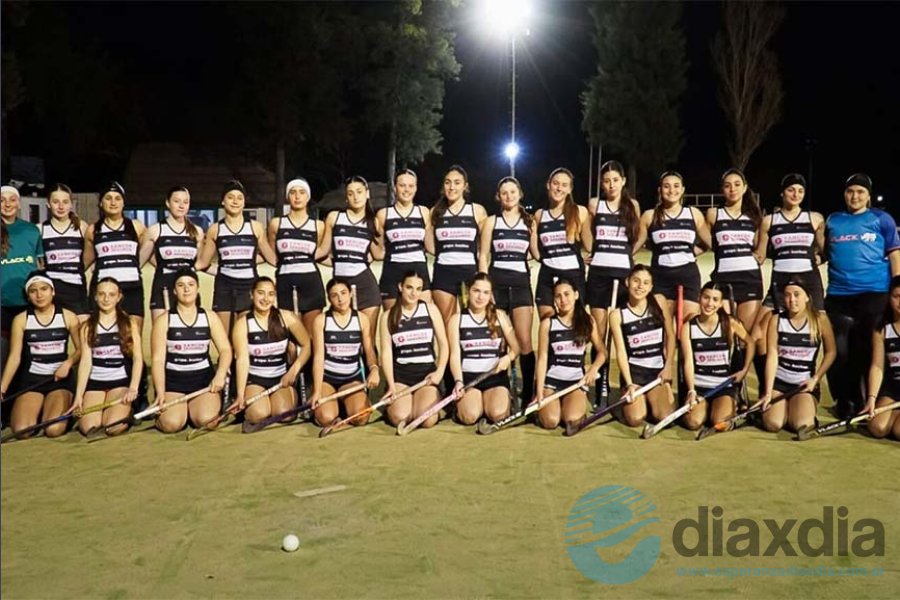 El equipo Sub16 de Alma Juniors