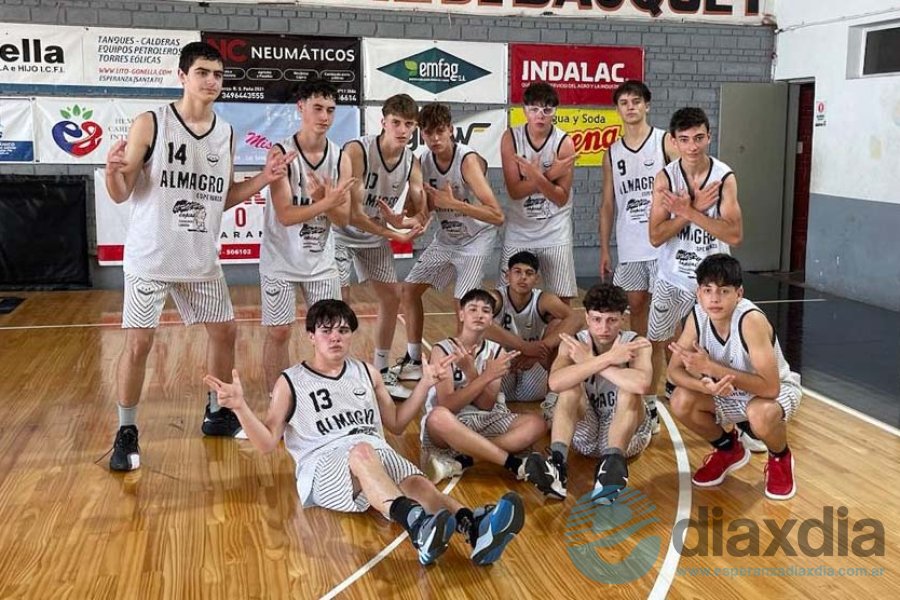 El festejo de los U15 de Almagro