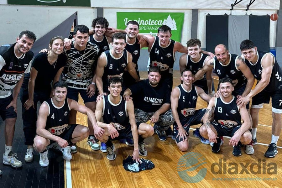 Almagro B tras el triunfo en el 