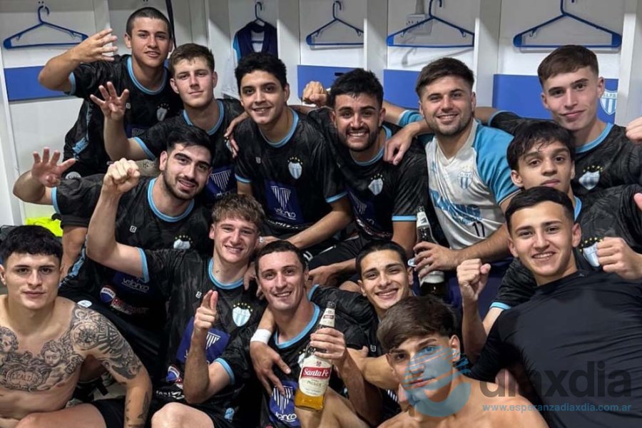 El festejo de San Lorenzo tras la clasificación El festejo de San Lorenzo tras la clasificación