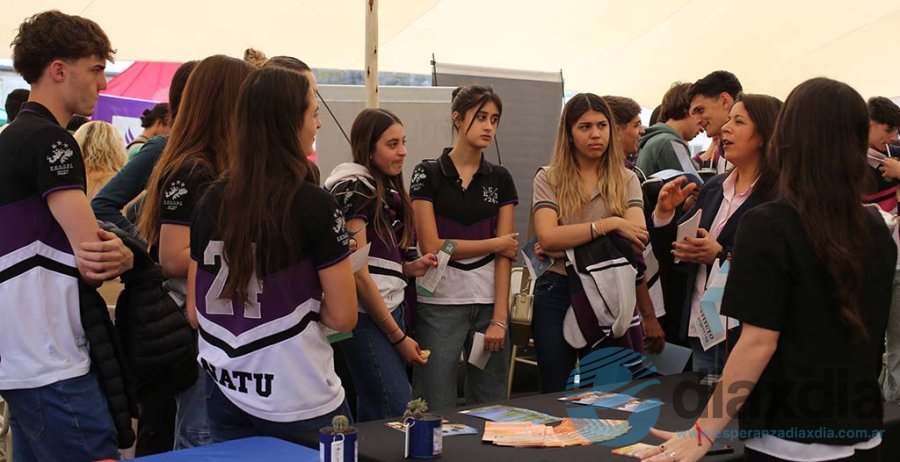 El interés de los participantes se pudo comprobar en cada stand - Foto Prensa ITEC