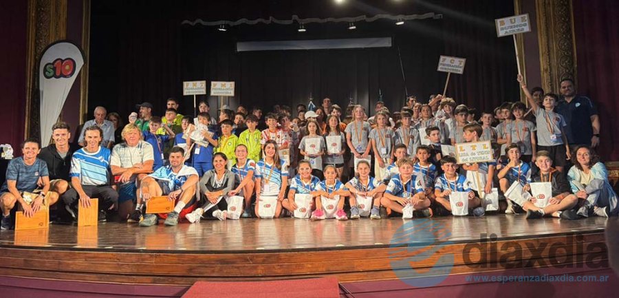 El equipo de la Liga del Litoral en la apertura del torneo - Prensa LTCE