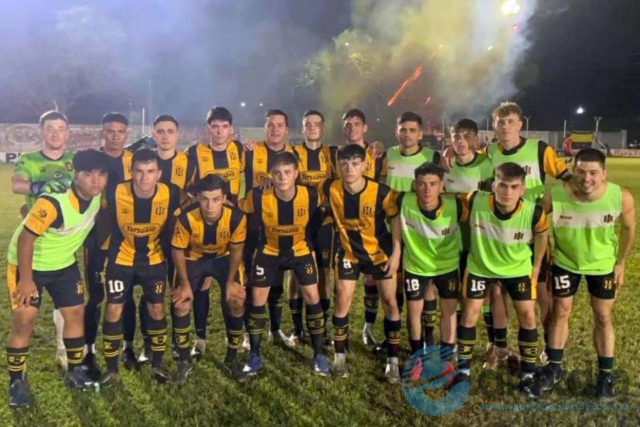 El plantel de tercera división de Atlético Pilar