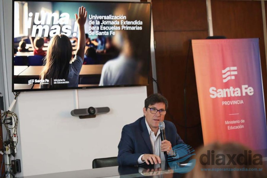 Ministro de Educación en los anuncios