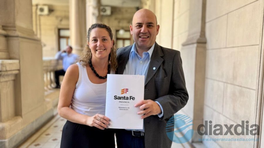 El intendente Rodrigo Müller y la diputada Jimena Senn // Prensa Municipalidad de Esperanza