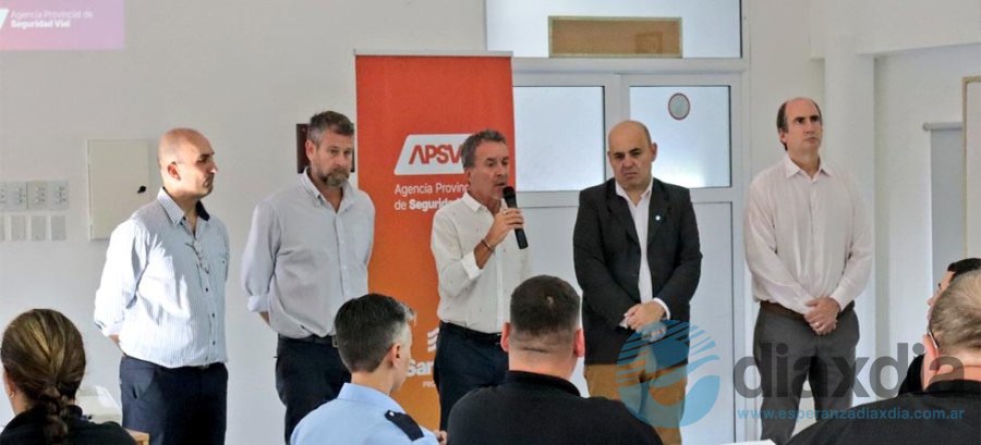 Las autoridades en el curso realizado en el ITEC - @RedSegVial