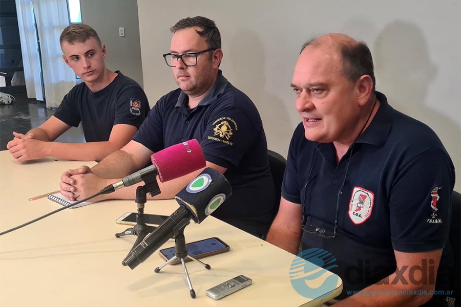 Néstor Nagel en la conferencia de prensa