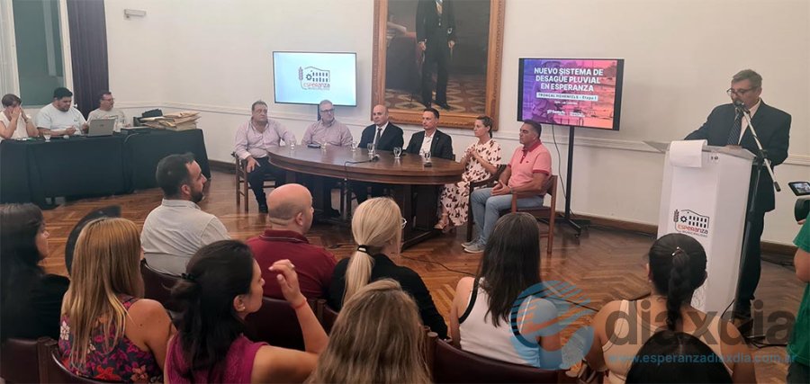 El acto realizado ayer en el Salón Blanco Municipal - Foto Edxd
