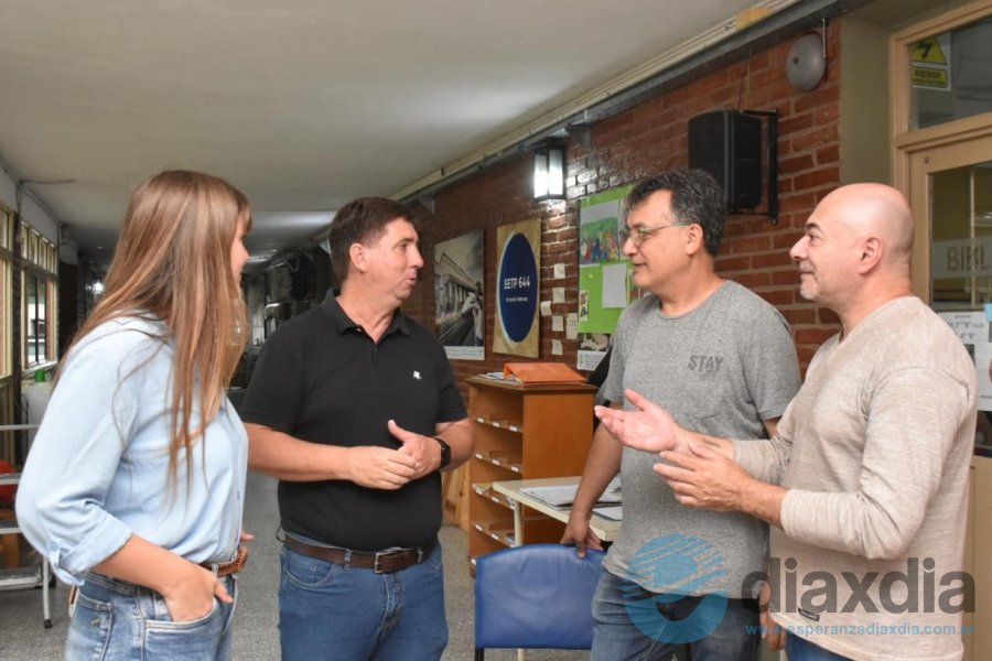 Una de las recorridas de Pirola en la EET 644