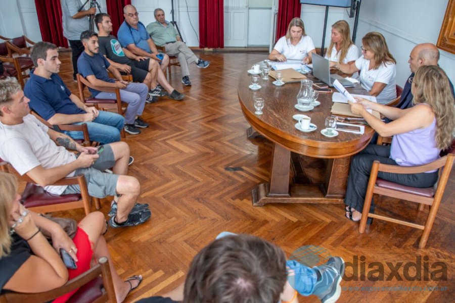 El acto de licitación se realizó en el Salón Blanco Municipal - Foto Prensa Municipalidad de Esperanza