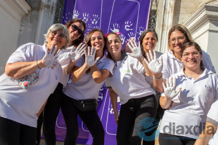 Actividades realizadas este viernes frente al municipio - Prensa Municipalidad de Esperanza