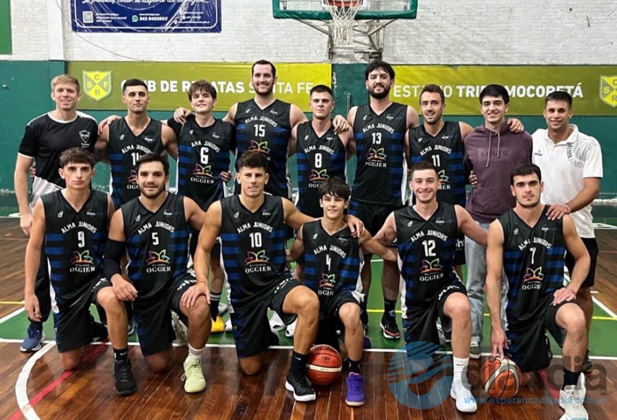 El equipo de Alma Juniors en su debut en Regatas - RRSS Alma Juniors.