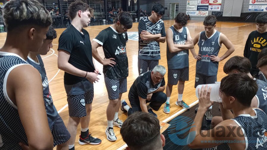 La charla técnica con los chicos U21 de Almagro en el Nido - Foto Prensa Almagro