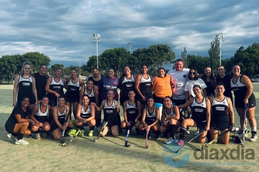 El equipo de Hockey Blanco de Alma Juniors