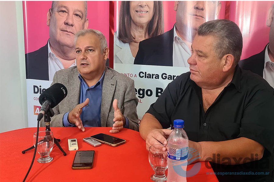 Farías y Baigorria en rueda de prensa