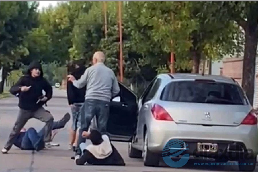 El momento del robo captado por un vecino