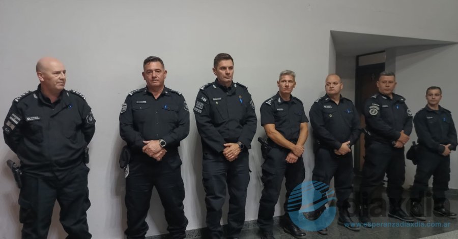 El subjefe provincial con las autoridades de Las Colonias - Foto RRSS Policía de Santa Fe