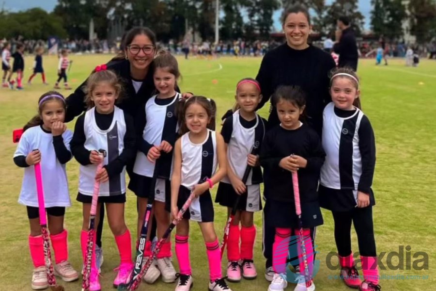 Las peques de Hockey de Alma Juniors