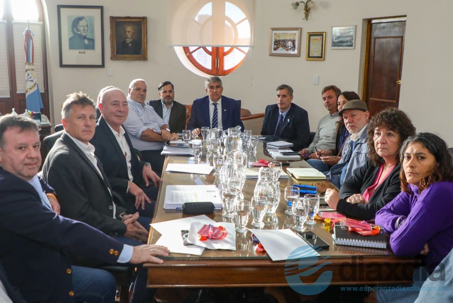 La reunión paritaria con estatales - Foto Gobierno Santa Fe